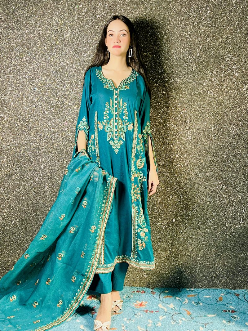 Noir Elegance Embroidered Lawn Suit